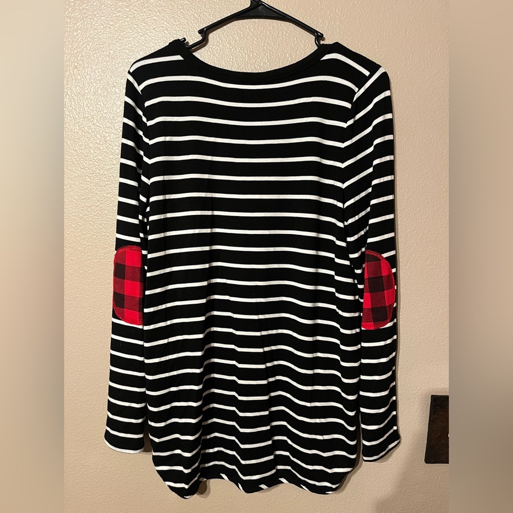 Market & Spruce Zansia Curved Hem Knit Top, Black & White Stripes/Buffalo Plaid - Picture 2 of 3